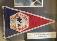 1950 - Fanion Club alpin français Annapurna 1950 - Fanion Club alpin français Annapurna